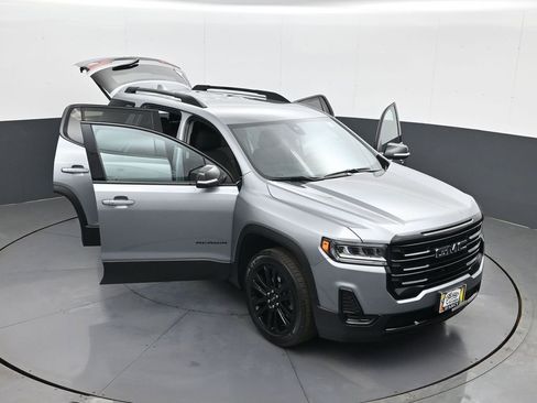 Used 2023 GMC Acadia SLE w/ Driver Convenience Package image 30