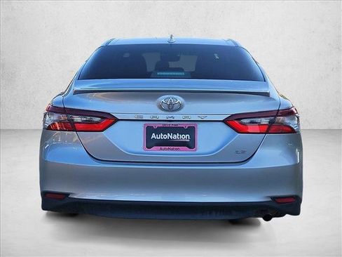 Used 2022 Toyota Camry LE FWD image 7