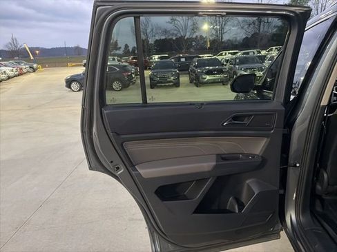 Used 2021 Volkswagen Atlas SEL Premium image 20