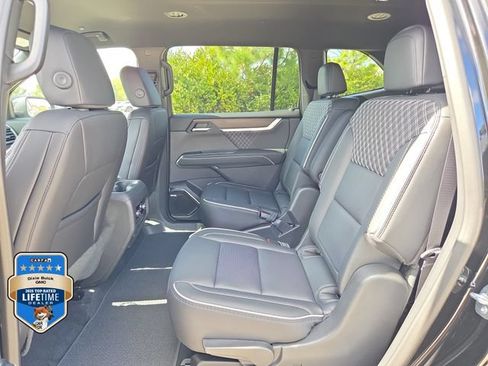 New 2026 GMC Acadia Denali w/ Super Cruise Package AWD/4WD image 9