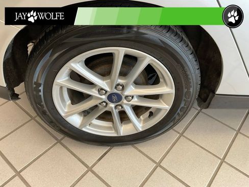 Used 2015 Ford Focus SE FWD image 7