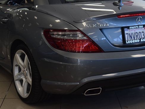 Used 2016 Mercedes-Benz SLK 300 image 9