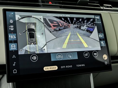 Used 2024 Land Rover Range Rover Long Wheelbase Autobiography image 33