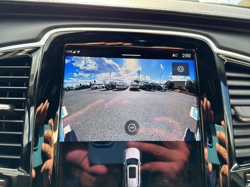 Used 2025 Volvo XC90 B6 Ultra image 27