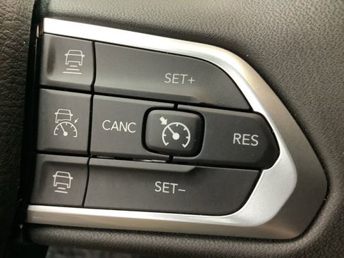 New 2026 Jeep Compass Limited image 16