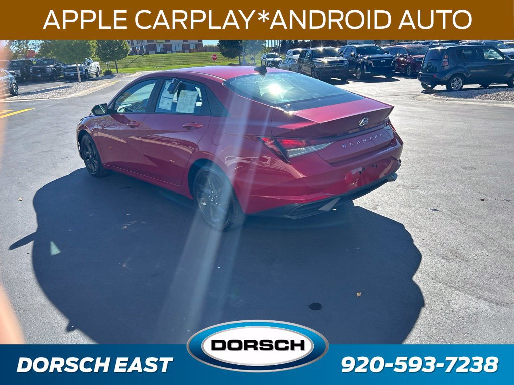 Used 2022 Hyundai Elantra SEL FWD image 3