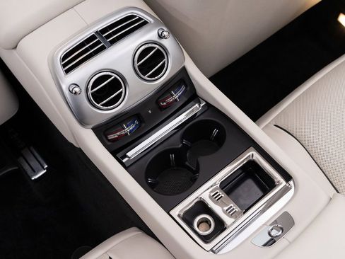 Certified 2018 Rolls-Royce Dawn RWD image 29