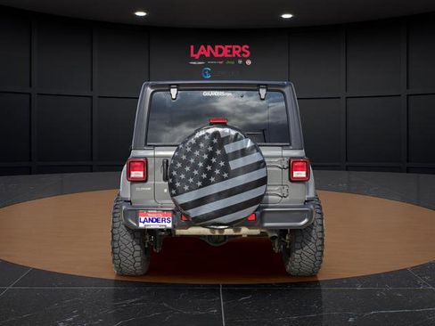 Used 2019 Jeep Wrangler Unlimited Sahara image 3