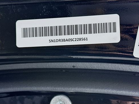 Used 2025 Nissan Pathfinder SV image 12