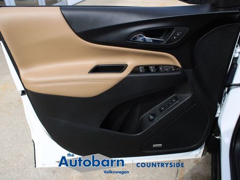 Used 2022 Chevrolet Equinox Premier AWD/4WD image 9