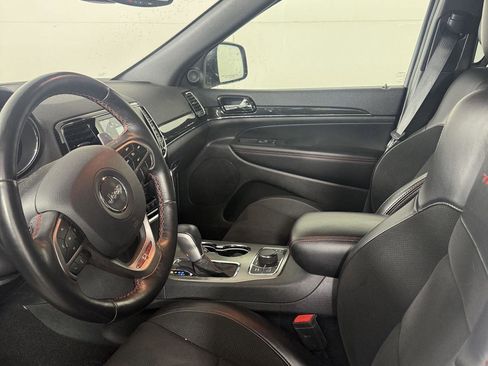 Used 2019 Jeep Grand Cherokee Trailhawk AWD/4WD image 3