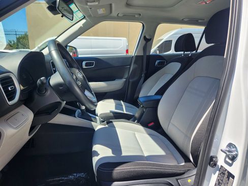 Certified 2026 Hyundai Venue SEL FWD image 12