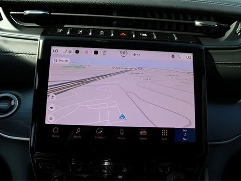 New 2025 Jeep Grand Cherokee Limited w/ Black Appearance Package image 24