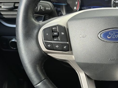 Used 2020 Ford Explorer XLT image 18