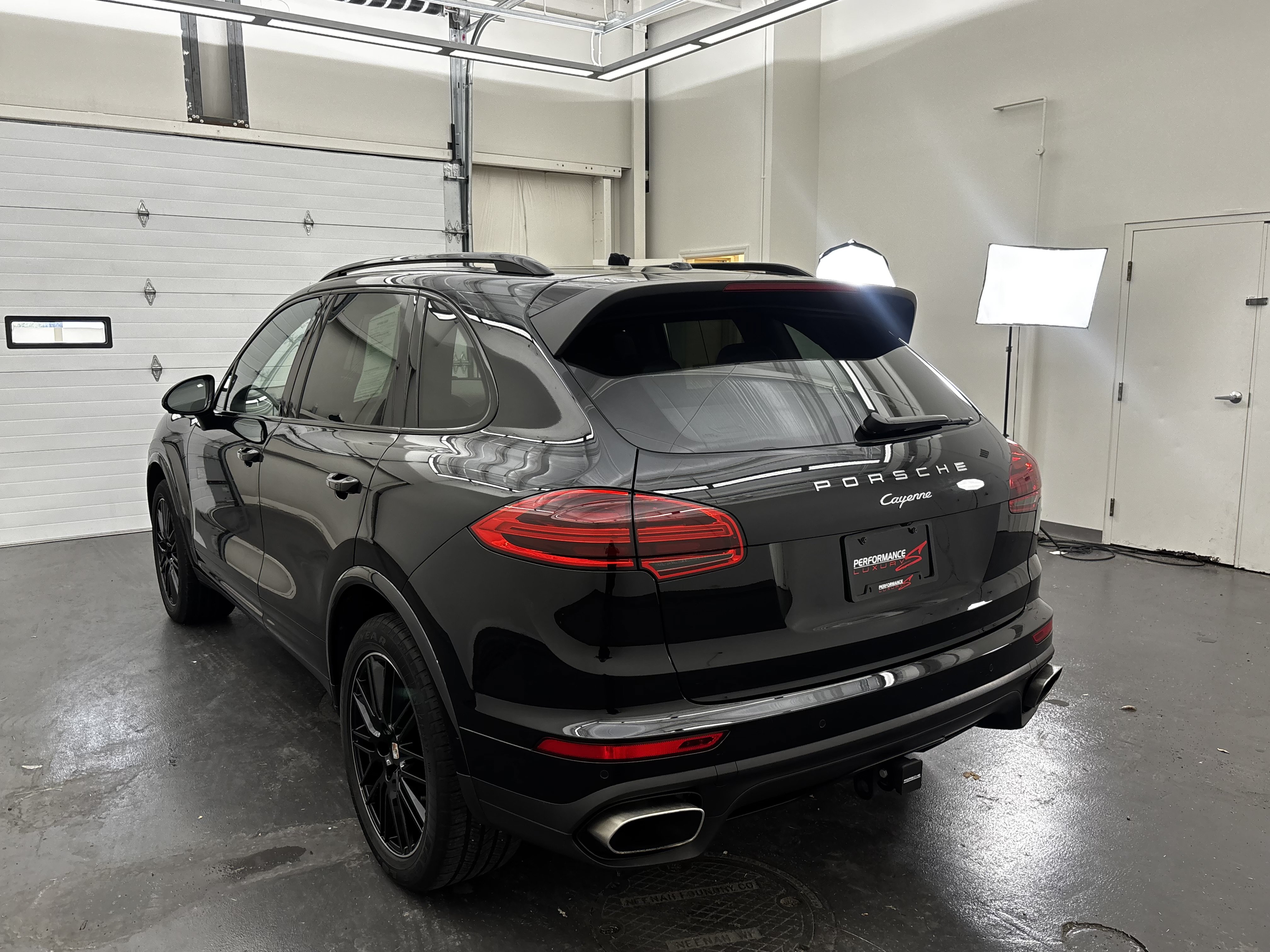 Used 2018 Porsche Cayenne Platinum Edition AWD/4WD image 5