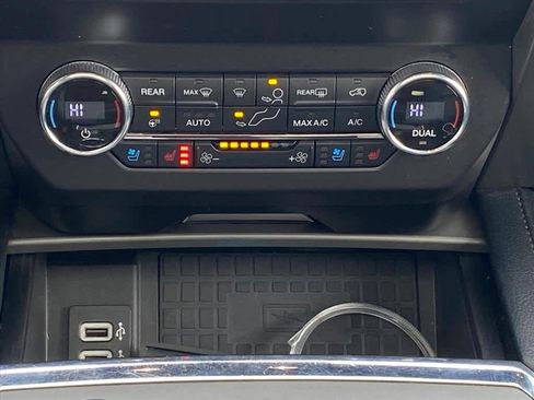 Used 2019 Ford Expedition XLT w/ Equipment Group 202A image 10