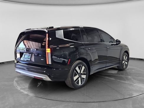 Used 2026 Hyundai Ioniq 9 SEL image 3