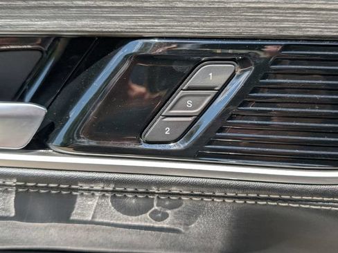 Used 2024 Jeep Wagoneer L Series II RWD image 20
