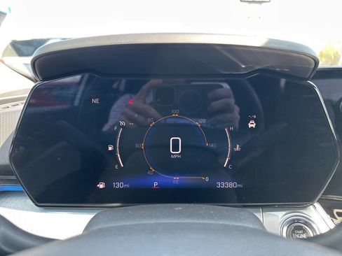 Used 2025 Chevrolet Trax LT FWD image 19