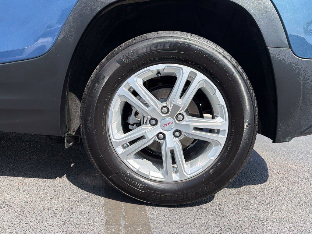 Used 2024 GMC Terrain SLE FWD image 33