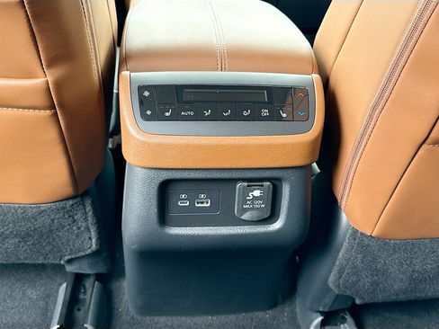 Used 2025 Nissan Pathfinder Platinum w/ Cargo Package image 20