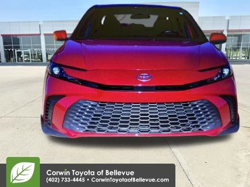 Used 2025 Toyota Camry SE FWD image 12