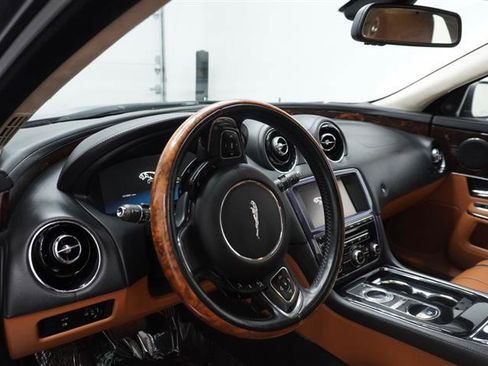 Used 2013 Jaguar XJ L Portfolio AWD/4WD image 10