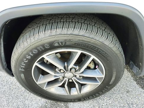 Used 2018 Jeep Grand Cherokee Laredo image 21