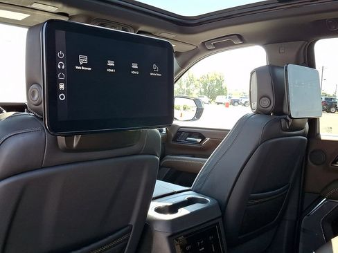 Certified 2026 GMC Yukon XL Denali Ultimate w/ LPO, Floor Liner Package AWD/4WD image 12