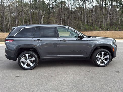 New 2026 Jeep Grand Cherokee Limited w/ Luxury Tech Group II RWD image 10