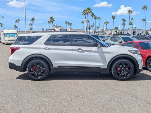 Used 2022 Ford Explorer ST w/ ST Street Pack image 4