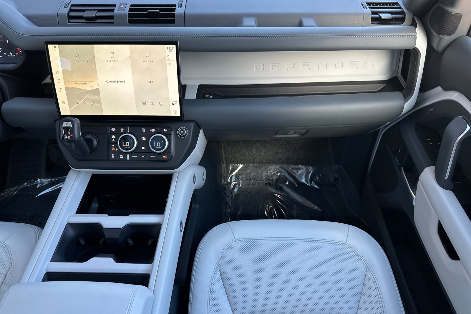 Used 2026 Land Rover Defender 110 X-Dynamic SE AWD/4WD image 33