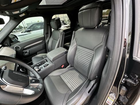 Certified 2024 Land Rover Discovery Dynamic SE AWD/4WD image 16
