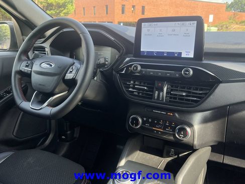 Certified 2025 Ford Escape ST-Line FWD image 6