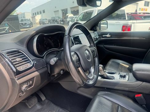 Used 2021 Jeep Grand Cherokee Overland AWD/4WD image 25