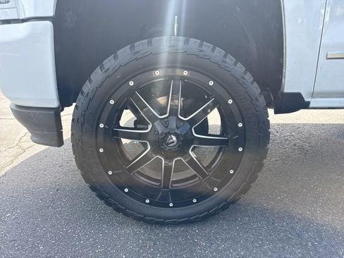 Used 2017 Chevrolet Silverado 1500 LTZ Z71 w/ LTZ Plus Package AWD/4WD image 16