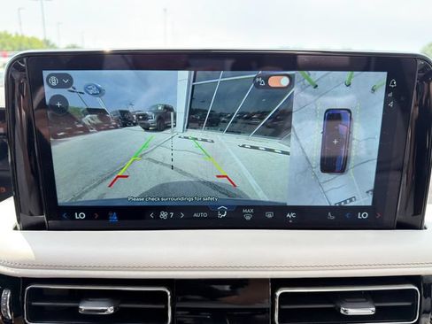 Used 2025 Lincoln Aviator Reserve w/ Equipment Group 201A AWD/4WD image 31