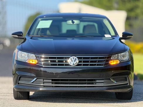 Used 2016 Volkswagen Passat 1.8T SE FWD image 3