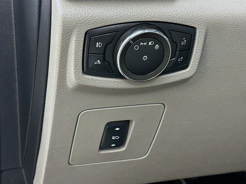 Used 2016 Ford F150 XLT w/ Equipment Group 302A Luxury image 10