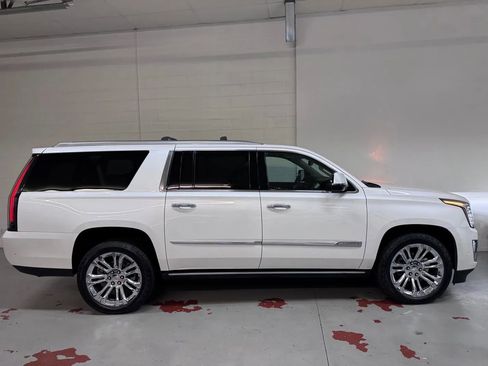 Used 2018 Cadillac Escalade ESV Premium Luxury AWD/4WD image 2