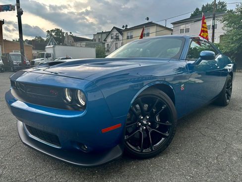 Used 2022 Dodge Challenger R/T Scat Pack RWD image 2