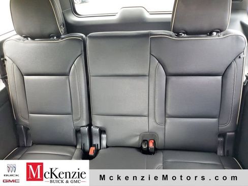 Used 2023 Chevrolet Suburban Premier image 23