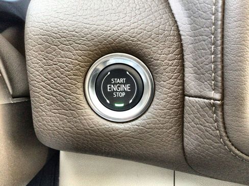 Used 2023 GMC Yukon Denali image 17