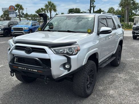 Used 2021 Toyota 4Runner SR5 Premium AWD/4WD image 2