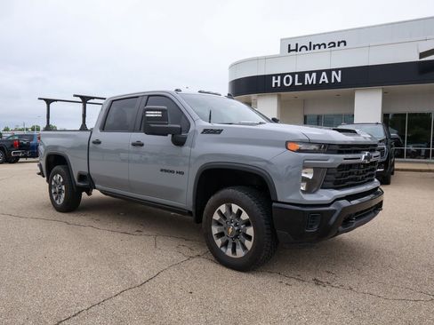 Used 2024 Chevrolet Silverado 2500 Custom w/ Custom Value Package AWD/4WD image 1