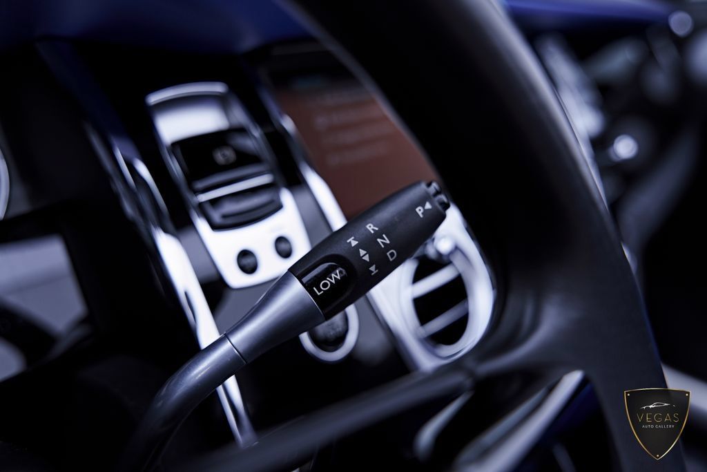 Used 2019 Rolls-Royce Dawn RWD image 70