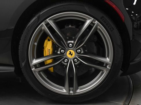 Used 2022 Ferrari Roma Nero Daytona Metallic image 32