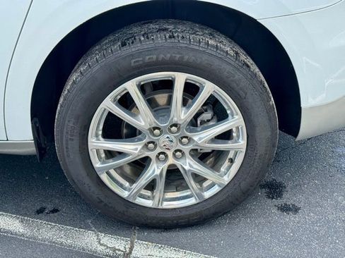 Used 2024 Buick Enclave Premium w/ Experience Buick Package FWD image 29