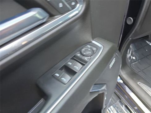 Used 2024 GMC Sierra 1500 SLT w/ SLT Premium Plus Package AWD/4WD image 22
