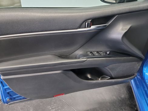 Used 2020 Toyota Camry SE FWD image 13